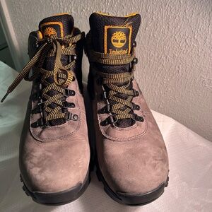 Men's Mt. Maddsen Waterproof Hiking Boot New without box  Castle Grey
